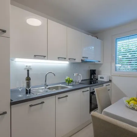 Adriatic Apartment *